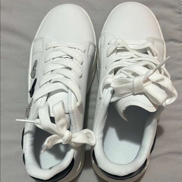 GIRLS SHEIN White and Black Heart Sneakers - Picture 3 of 4